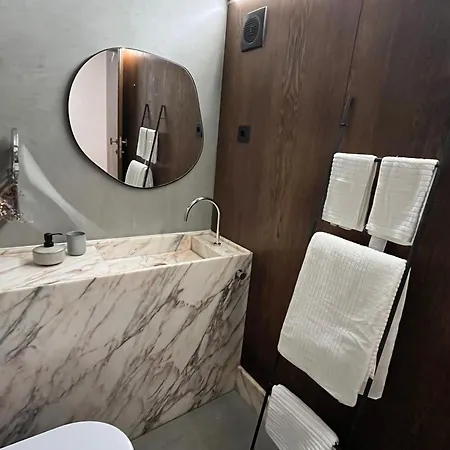 Cais Flores * 빌라노바데가이아